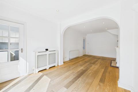3 bedroom semi-detached bungalow for sale, Lime Grove, Middlesex HA4
