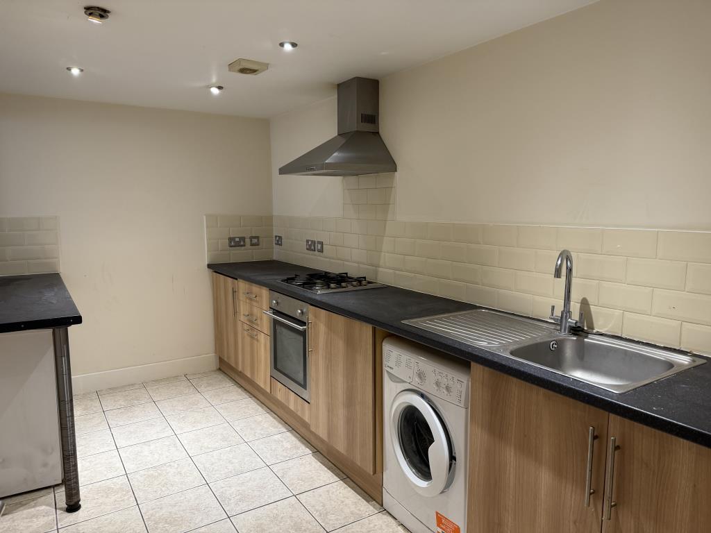 Vacant Flat B Kitchen with fitted units
