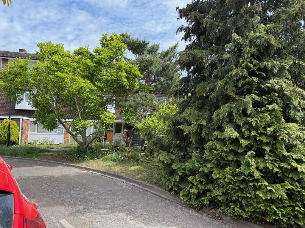 Triangular parcel of land on Watermill Close, Rich