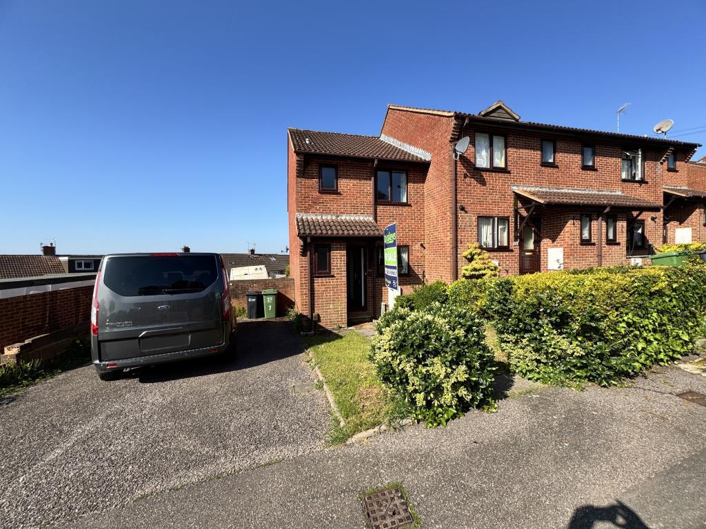 Front of the property showing the large Drive