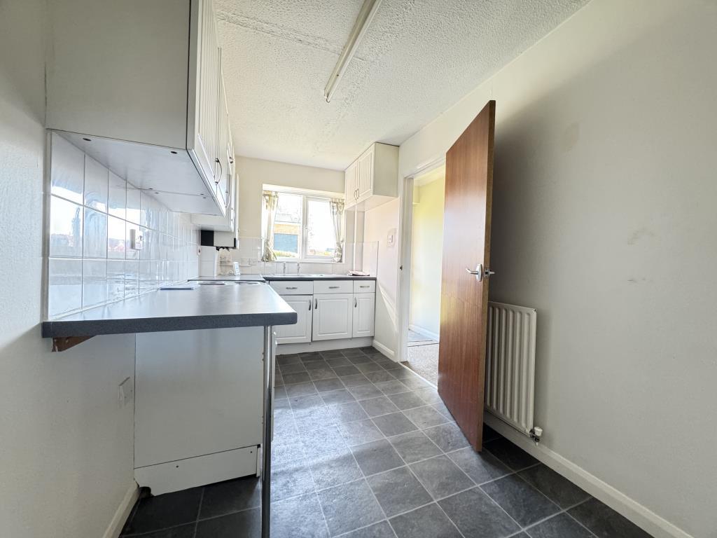 Bright and spacious kitchen