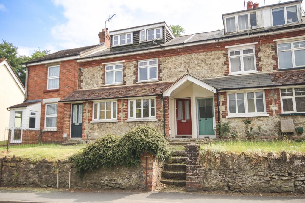 2/3 Bedroom Cottage, Off Road Parking, No Forward