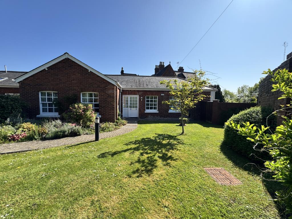Front of the property showing level lawn area