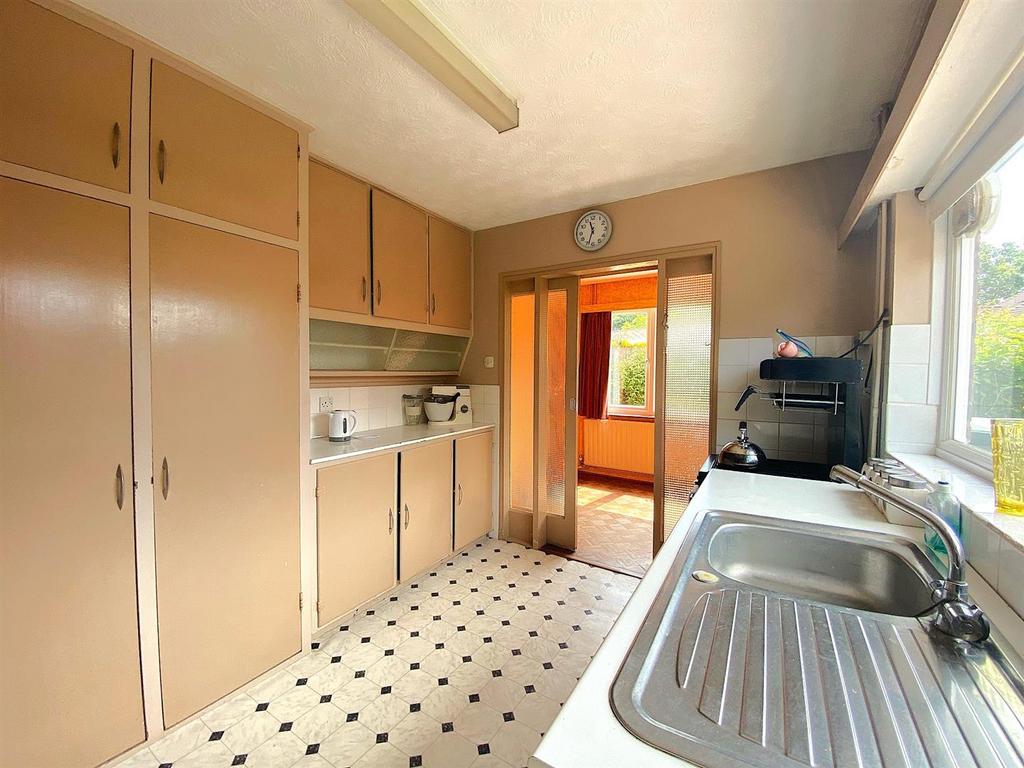 9 The Barnhams - Kitchen2.jpg