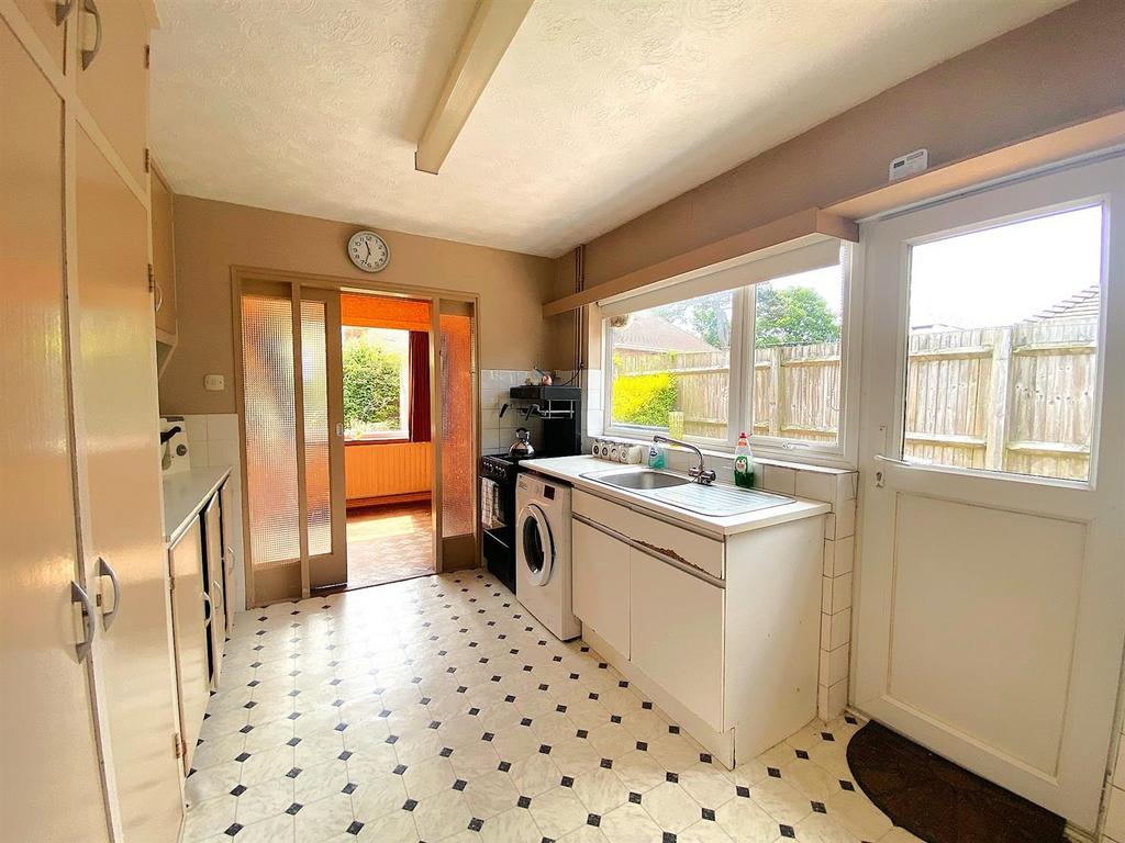 9 The Barnhams - Kitchen1.jpg