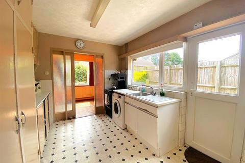 2 bedroom bungalow for sale, The Barnhams, Bexhill-On-Sea