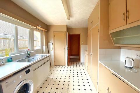 2 bedroom bungalow for sale, The Barnhams, Bexhill-On-Sea