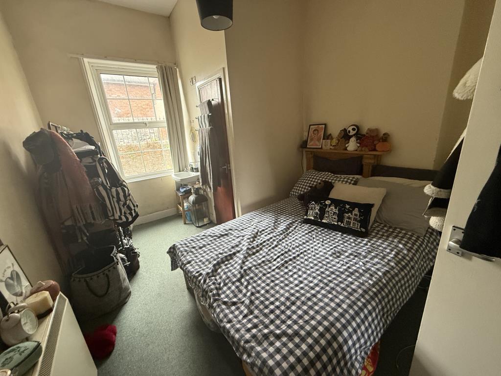 Flat 3-Bedroom