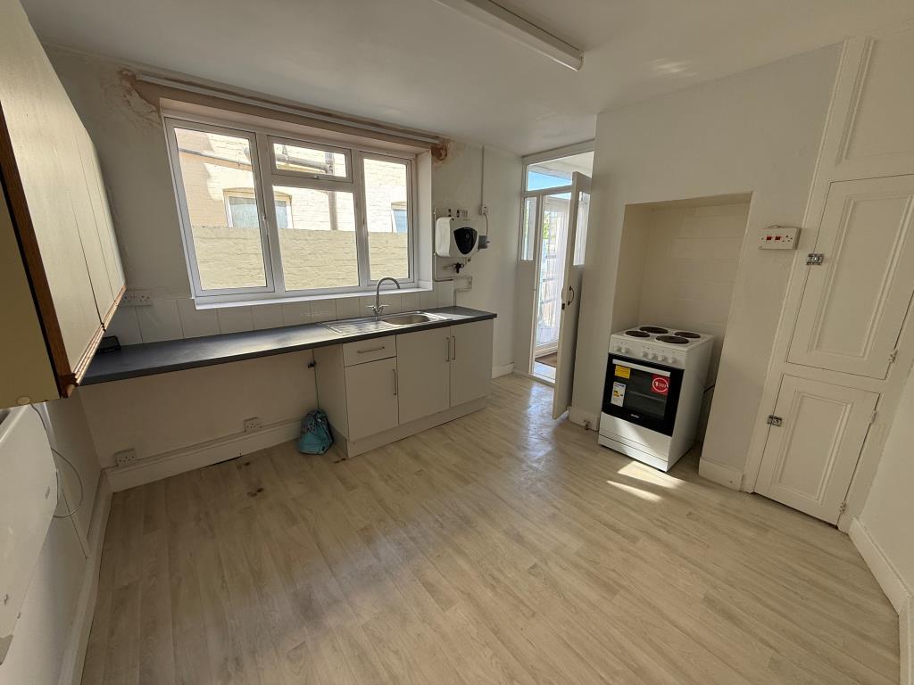 Flat 1 kitchen