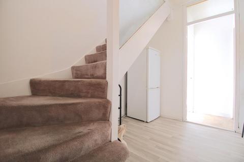 5 bedroom flat to rent, Rounton Road, London E3