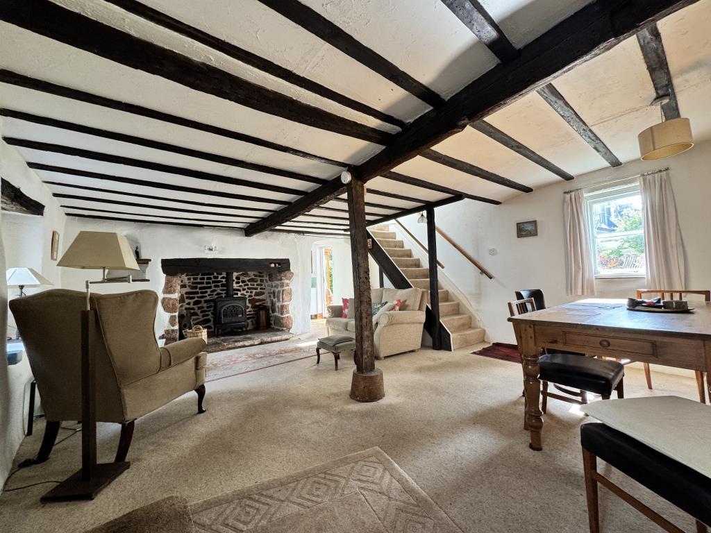 Open plan living room/dining room