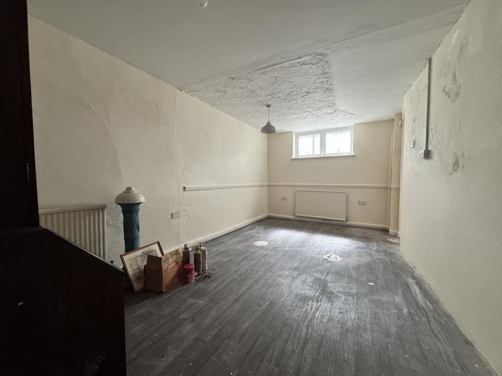 Further shop area on the ground floor