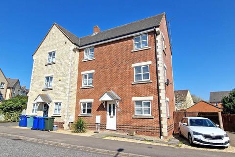 4 bedroom semi-detached house for sale, Mallards Way, Bicester
