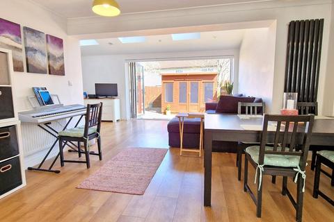 4 bedroom semi-detached house for sale, Mallards Way, Bicester