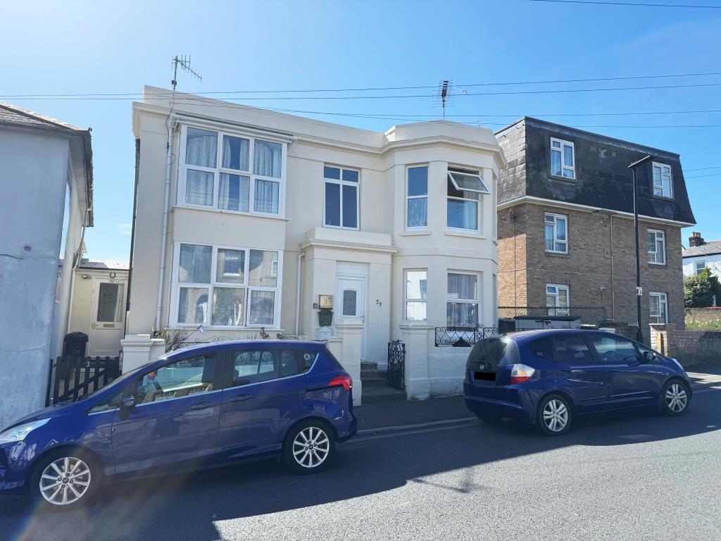 A View of the Front from Star Street