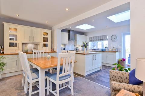3 bedroom semi-detached house for sale, Park Road, Northaw, EN6