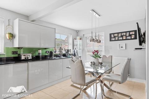 153 Challinor, Church Langley, Harlow, CM17 9XE
