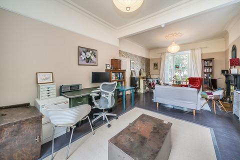 16 Elrington Road, London, E8 3BJ