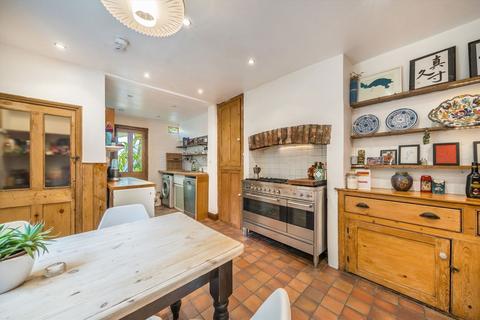 16 Elrington Road, London, E8 3BJ