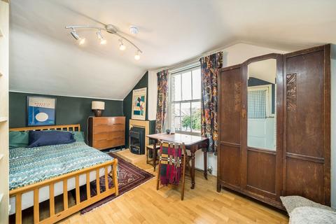 16 Elrington Road, London, E8 3BJ