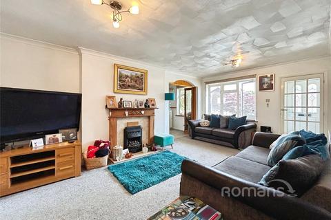 25 Bartons Drive, Yateley, GU46 6DW