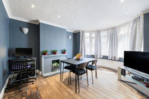 3 bedroom semi-detached house for sale, Meadowview Road, Ewell