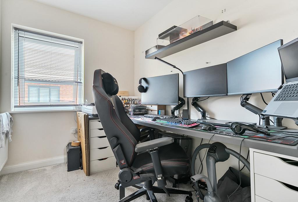 1313055 16 685576...