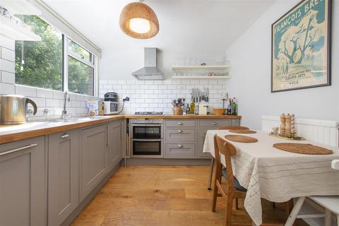 2 bedroom flat for sale, Brecknock Road, London