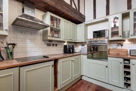 2 bedroom flat for sale, Lingfield Road