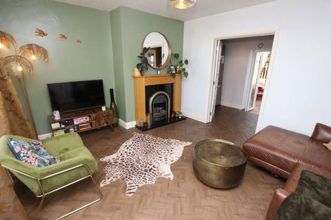 2 bedroom cottage for sale, Saville Road Skelmanthorpe