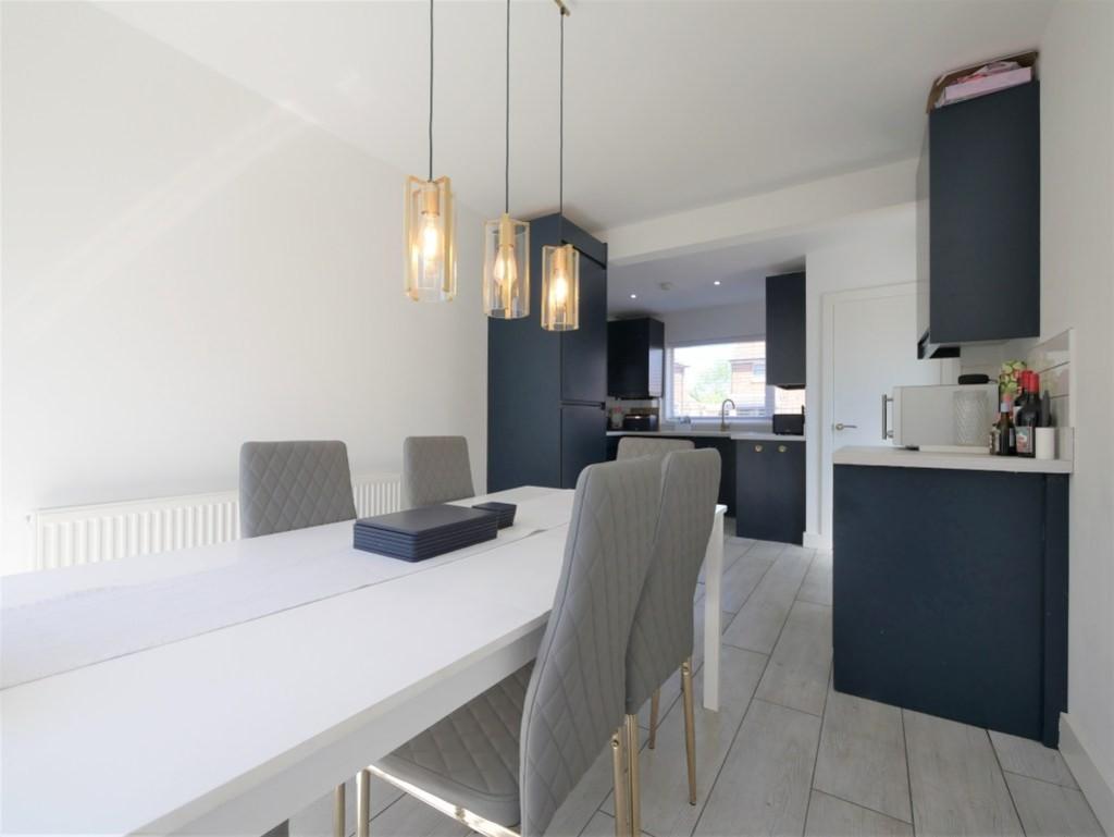 Kitchen diner5