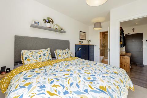 22, Howell Court Enfield Road, London, W3 8BJ