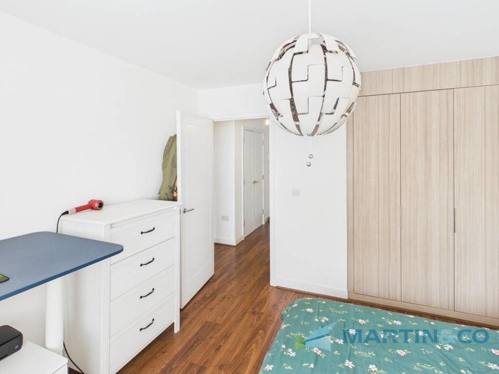 CAM02145 G0-PR0054-STILL003-thumbnail-h750-70