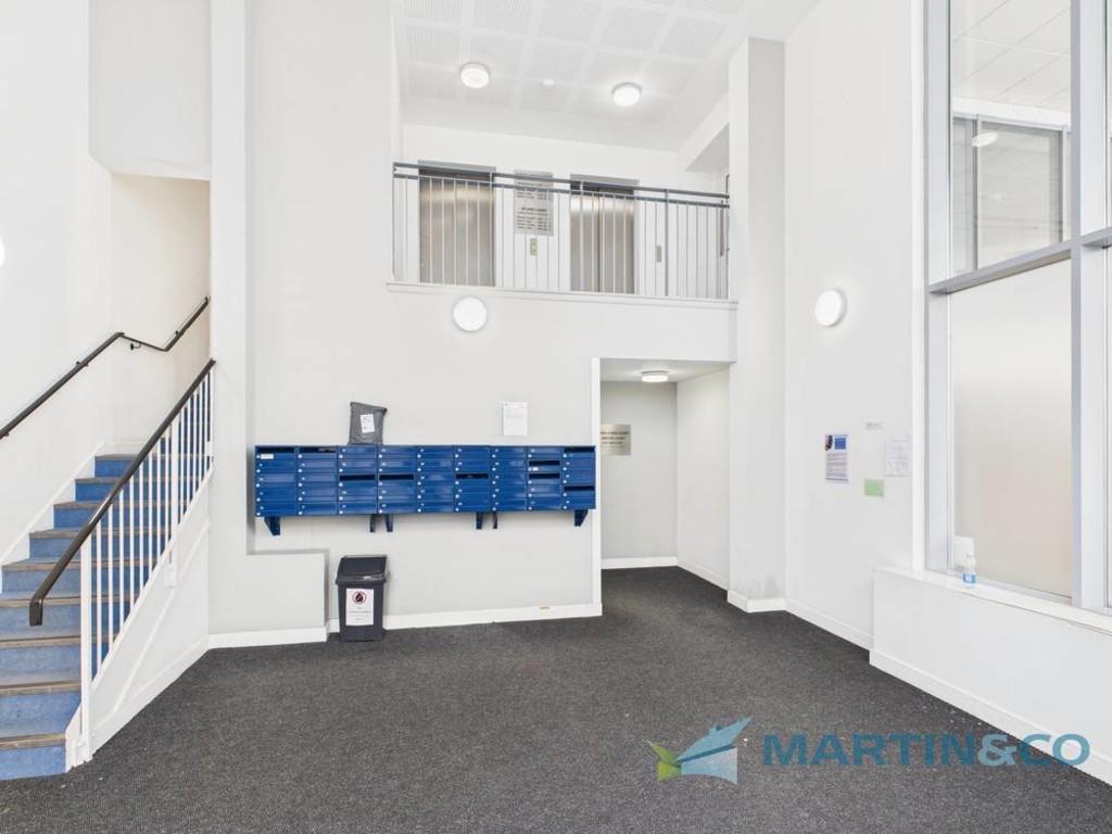 CAM02145 G0-PR0049-STILL001-thumbnail-h750-70