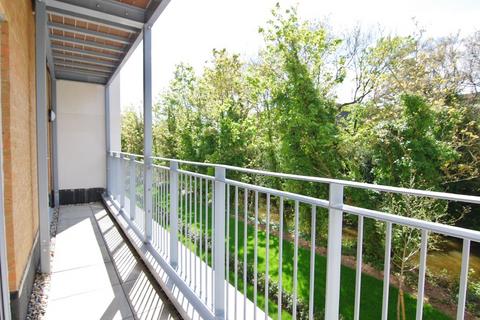 1 bedroom apartment to rent, Sovereign Way, Tonbridge TN9