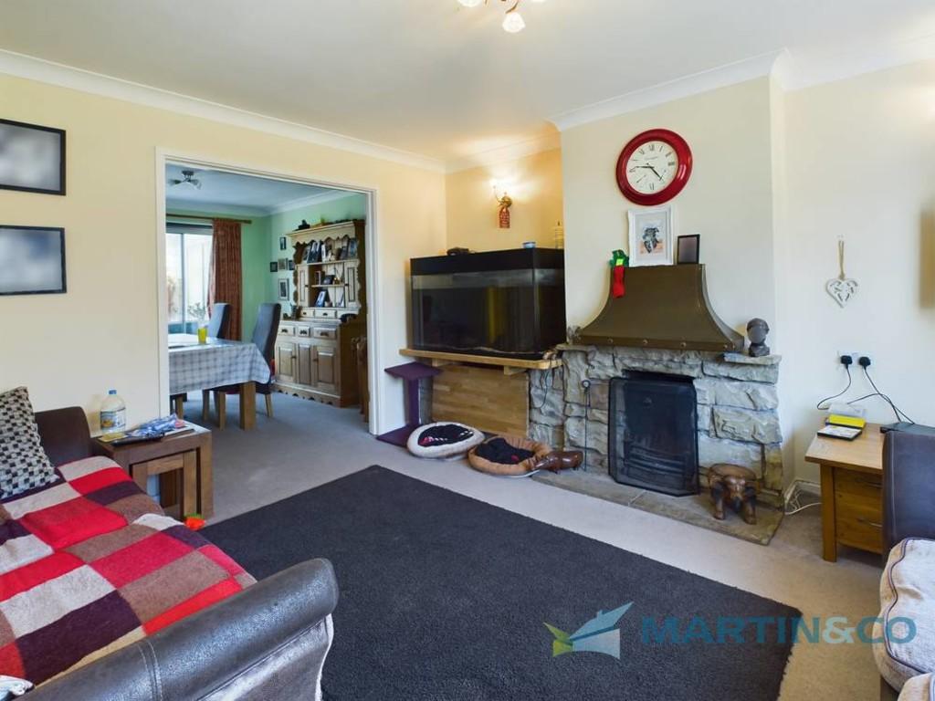 CAM02145 G0-PR0024-STILL003-thumbnail-h750-70