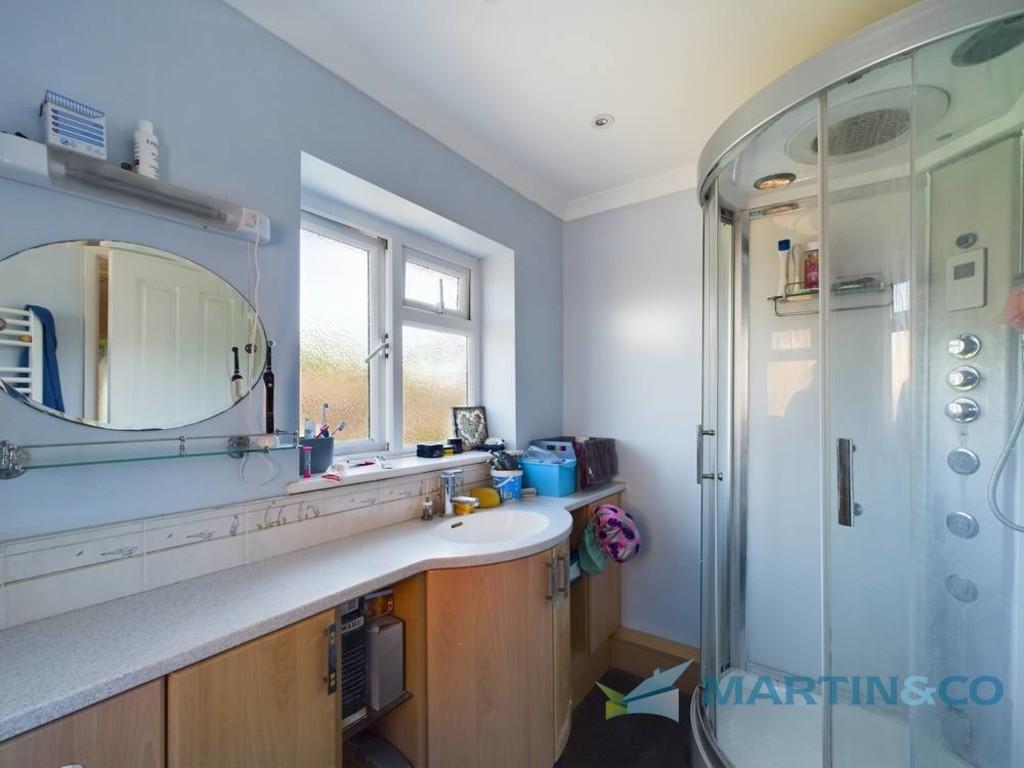 CAM02145 G0-PR0024-STILL019-thumbnail-h750-70