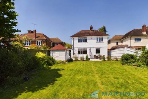 3 bedroom detached house for sale, Hadlow Road, Kent TN9