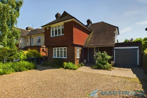 3 bedroom detached house for sale, Hadlow Road, Kent TN9