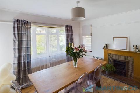 3 bedroom detached house for sale, Hadlow Road, Kent TN9