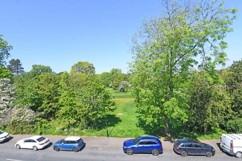 2 bedroom apartment for sale, Harlow Moor Drive, Harrogate