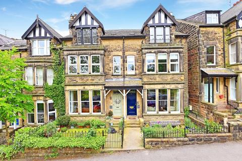 2 bedroom apartment for sale, Harlow Moor Drive, Harrogate
