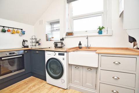 2 bedroom apartment for sale, Harlow Moor Drive, Harrogate