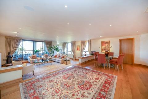 3 bedroom flat to rent, Lower Terrace, London NW3