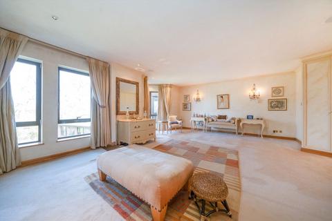 3 bedroom flat to rent, Lower Terrace, London NW3