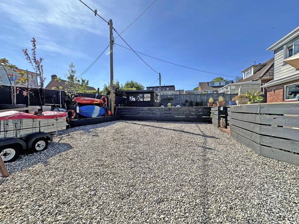 13 Garage parking b