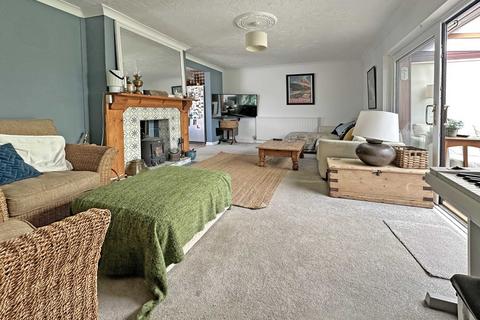 Dovedale Exminster Hill, Exminster, Exeter, EX6 8DW