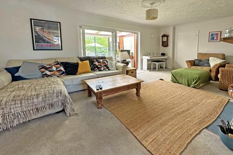 Dovedale Exminster Hill, Exminster, Exeter, EX6 8DW