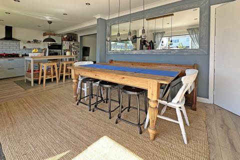 Dovedale Exminster Hill, Exminster, Exeter, EX6 8DW