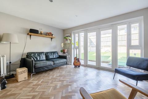 11 Dennison Close, Lancaster, LA1 3SX